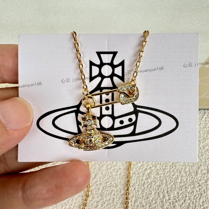 Titánacélból készült nyaklánc, O- lánccal, csillag alakú rhinestone medállal, elektroplatinált kivitel