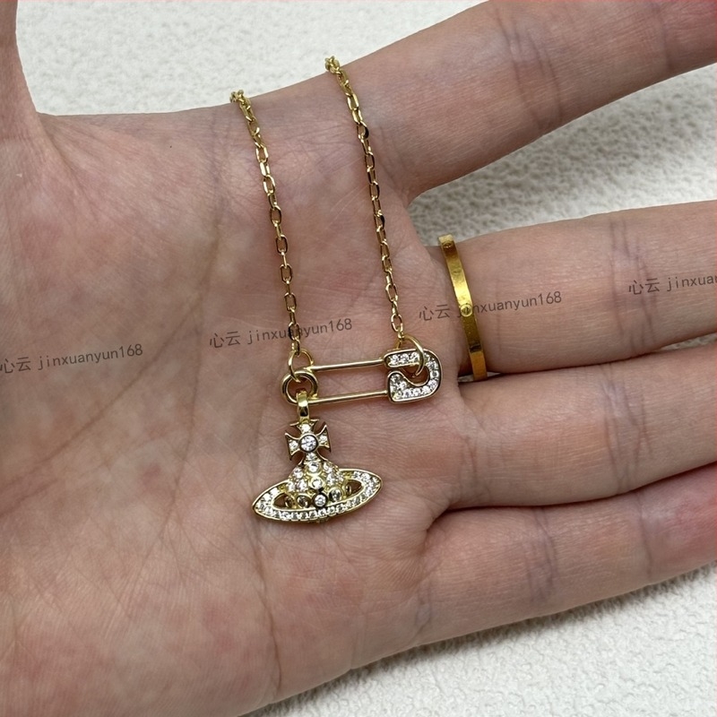Titánacélból készült nyaklánc, O- lánccal, csillag alakú rhinestone medállal, elektroplatinált kivitel