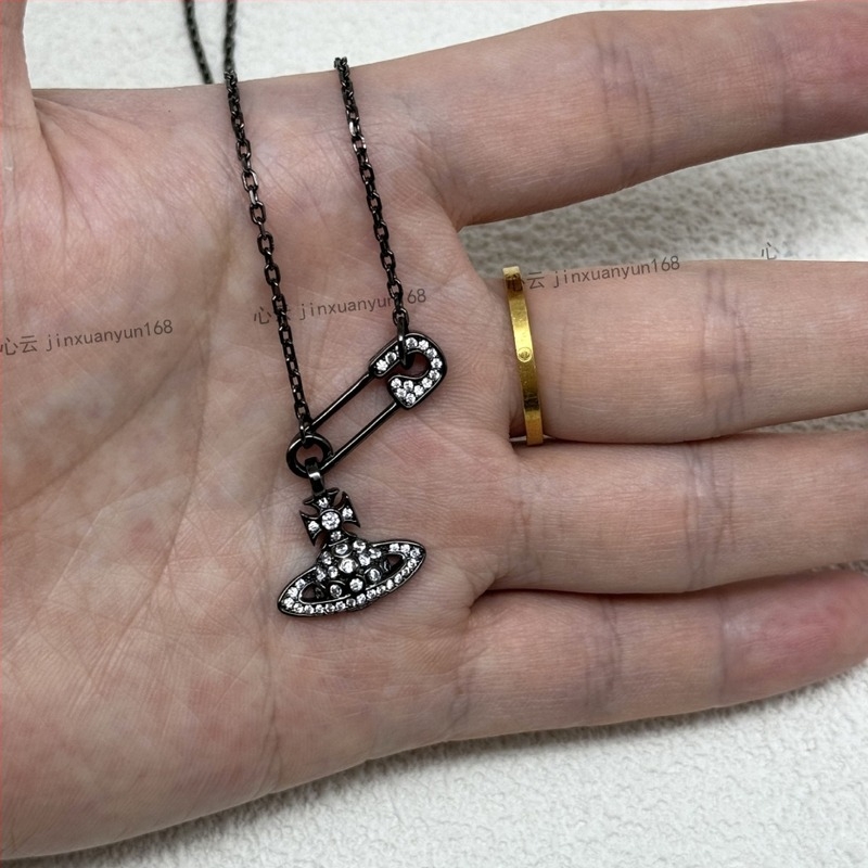Titánacélból készült nyaklánc, O- lánccal, csillag alakú rhinestone medállal, elektroplatinált kivitel