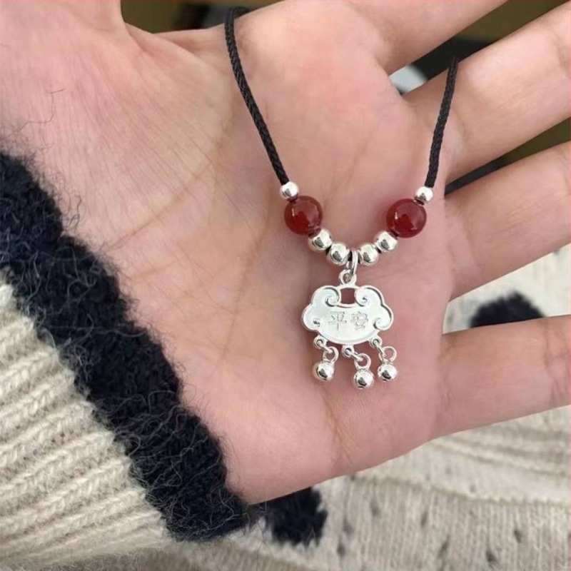 Ötvözetből készült szívmedálos nyaklánc, hullámmintás lánccal, hossz 41–50 cm, elektroplatált