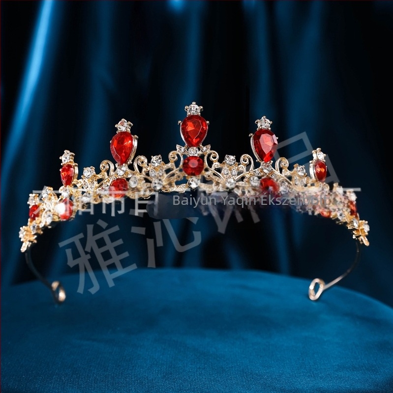 Menyasszonyi diadéma fejre fehér cirkón kristályokkal, ötvözet alap, elektroplakált felület