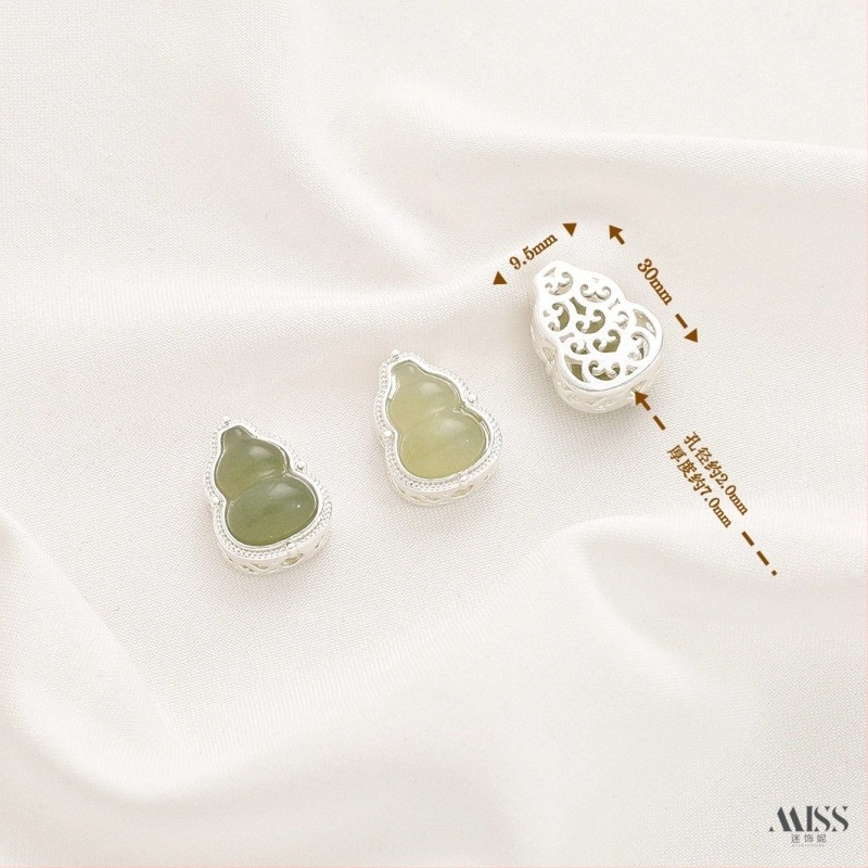 Természetes Hetian jade levél alakú Buddha medálos nyaklánc, vízhab jade, aranyozott bevonat, friss és édes stílus