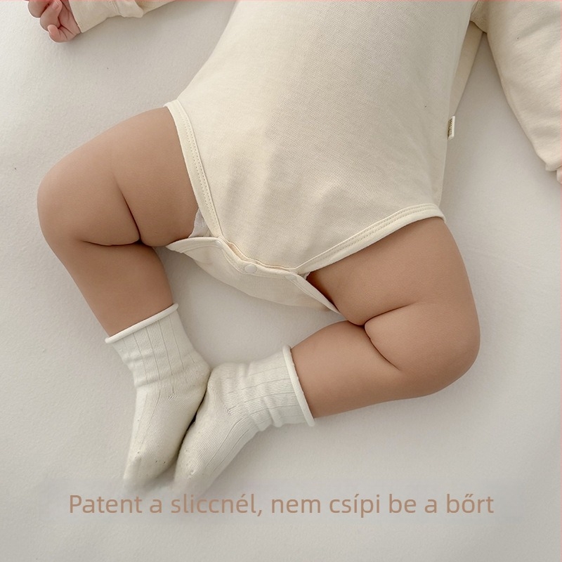 Pamut baba overál (romper) őszi–téli, vastag anyag, félmagas gallér, hosszú ujjú, 0–12 hónapos baba számára