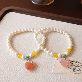 Édesvízi gyöngyökkel fűzött karkötő — geometriai forma, divatos városi stílus, nőknek