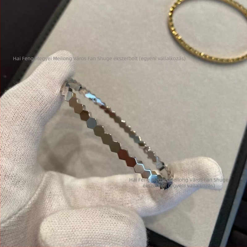 Méhsejt mintás karkötő, ötvözet, Seiko felület, 9 g, Ins stílusú kézhez illő kiegészítő