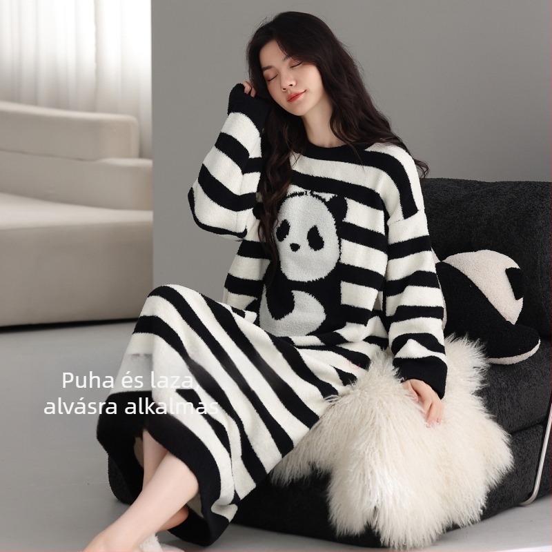 Fél velúrból készült anyatejes éjszakai ruha fleece béléssel, hosszú ujjú, körny nyakú, hosszú fazon