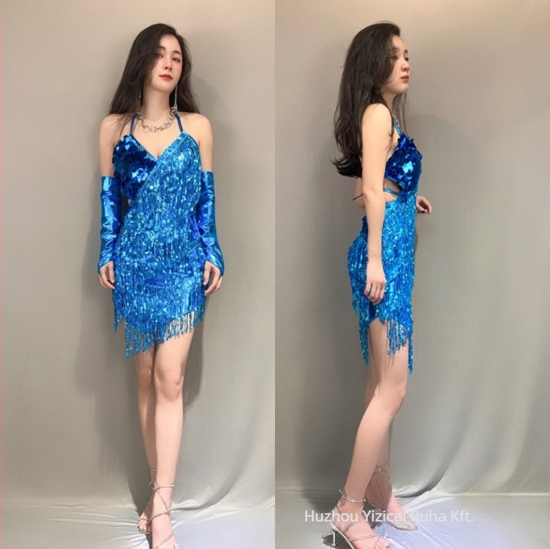 Latin tánc ruha bojtokkal és pailettes díszítéssel, hát nélküli, fényes poliészter – színpadi kosztüm