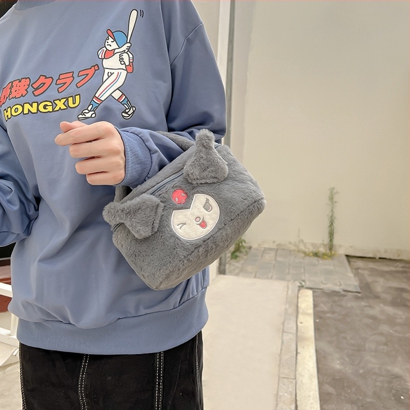 Kozmetikai táska (japán stílusú plüss anyag, anime mintázat, nagy kapacitás, hordozható)