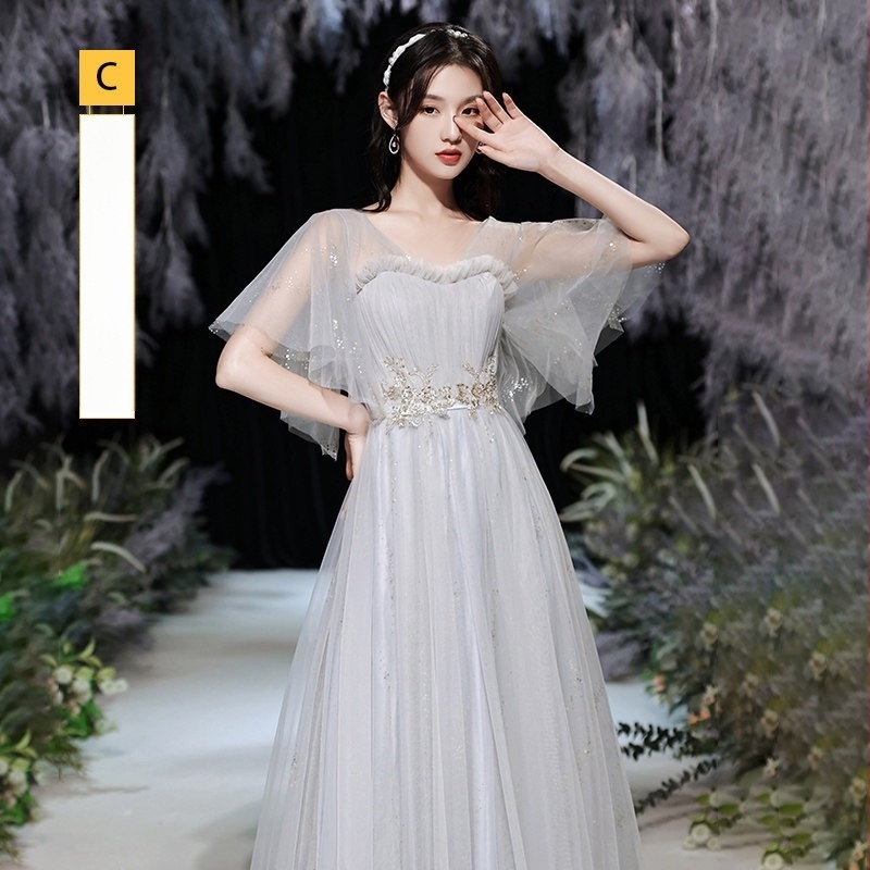 Koszorúslány ruha mély V-nyakkal, hosszú ujjú, derék középvonalon, hosszú szoknya