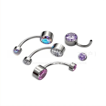 Köldök piercing: hengeres bezel-beállítású cirkón, belső menet, polírozott titánötvözet G23 (ASTM F136)