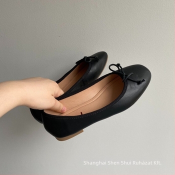 Női balerina cipő természetes bőrből, koreai stílus, kerek orr, alacsony sarok 1–3 cm, gumi talp