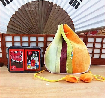 Hanafuda-stílusú rajzoló kártyajáték (Go, 14+)
