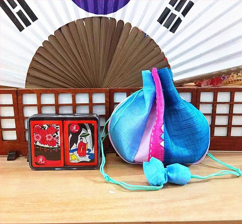 Hanafuda-stílusú rajzoló kártyajáték (Go, 14+)
