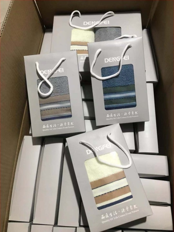 Pamut arc-törölköző, puha és kényelmes, vastagított, 100–120 g, gyártási folyamat kódja 241500541, testreszabás elérhető