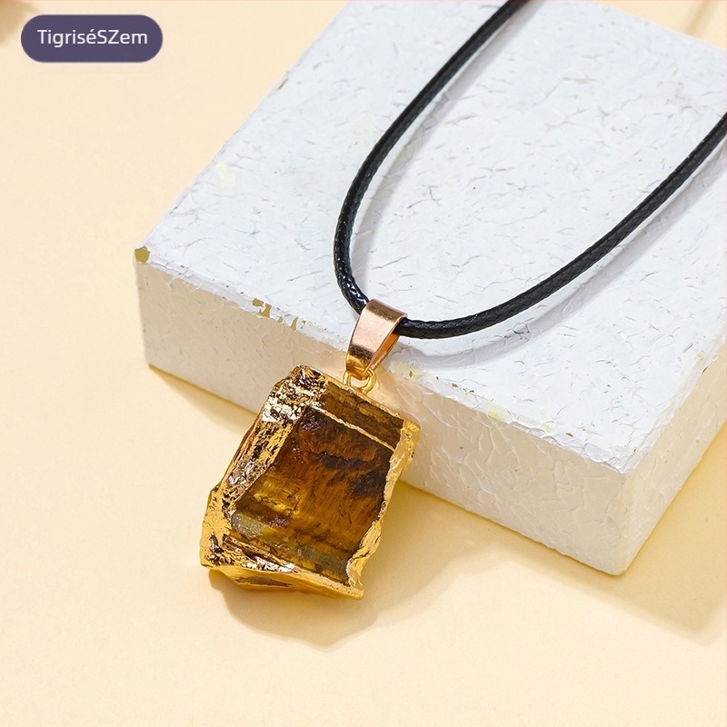 Aranyozott felületű természetes kristály nyers kő medálos nyaklánc, szabálytalan alak, modern minimalist stílus, PP zacskóban csomagolva; ideális ajándék esküvőkre, születésnapokra, diplomaosztóra és utazásokra