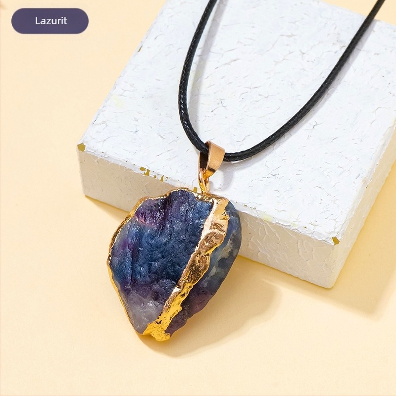 Aranyozott felületű természetes kristály nyers kő medálos nyaklánc, szabálytalan alak, modern minimalist stílus, PP zacskóban csomagolva; ideális ajándék esküvőkre, születésnapokra, diplomaosztóra és utazásokra