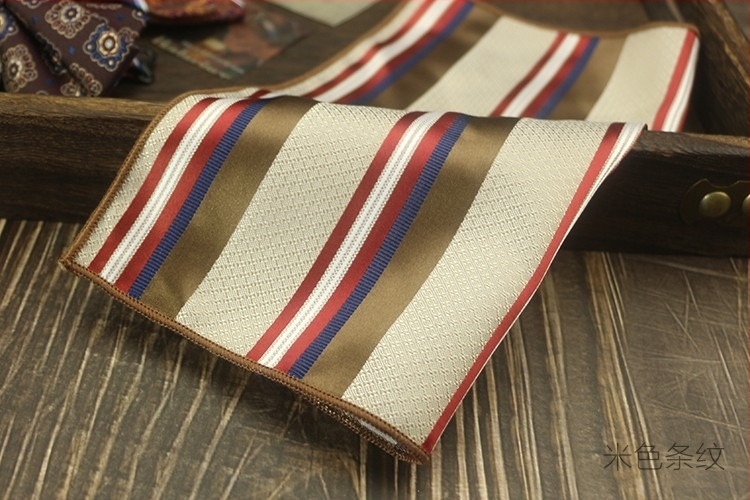 Zsebkendő zakóhoz, poliészter anyag, kesudió minta, selymes felület, divatos stílus, standard szélesség