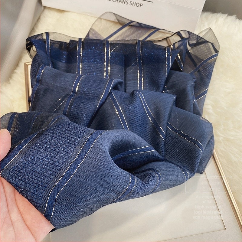 Selyem és akril keverék sál aranyszálas csíkokkal, hímzett, warp knitted technikával, Hangzhou eredet