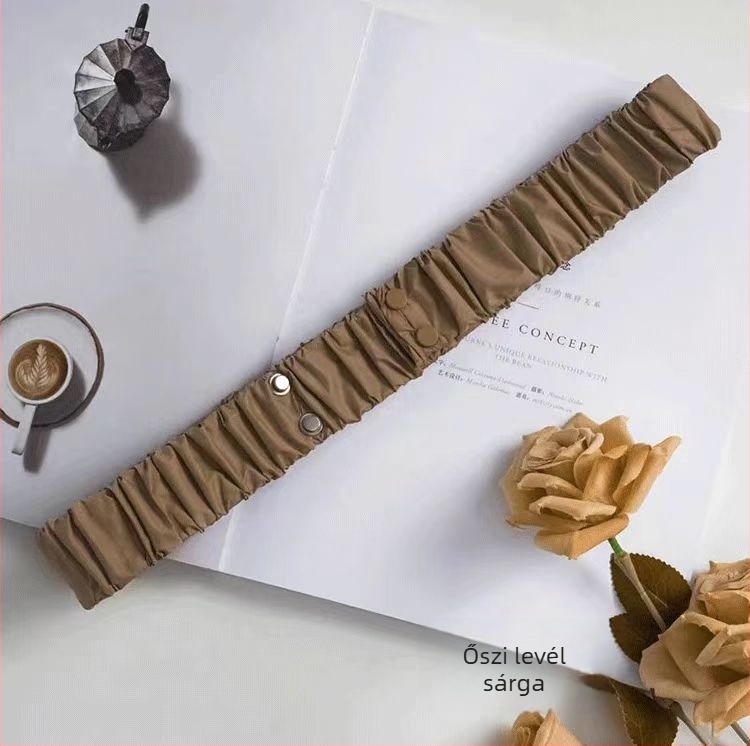 Gumis derékszíj pehelykabáthoz – ötvözet csat, pattintós zár, 2–4 cm széles, minimalist stílus, tél 2024