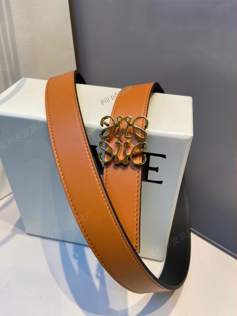 Női öv valódi bőrből (első réteg marhabőrből) réz csattal, sima zárás, sokoldalú stílus, elektroplátolás befejezés