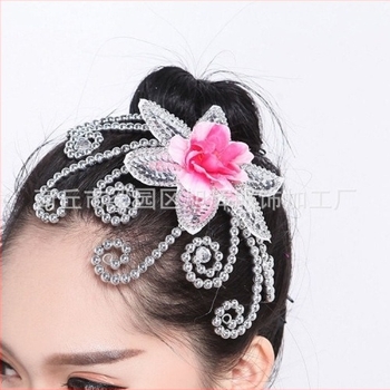 Fejfedő strasszokkal négyzetes tánc — anyag: műanyag/rezin, nemzeti stílus, szív minta, testreszabható