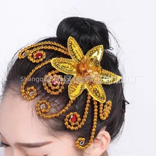 Fejfedő strasszokkal négyzetes tánc — anyag: műanyag/rezin, nemzeti stílus, szív minta, testreszabható