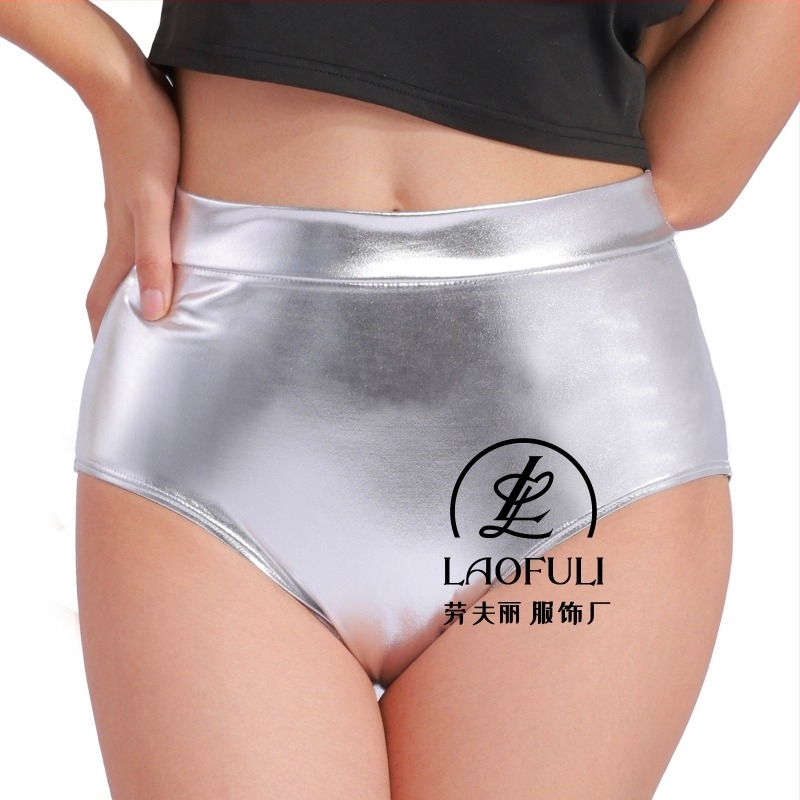 Fémes táncos rövidnadrág alacsony derekú, háromnegyedes hossz, poliészter-spandex, mikroelasztikus anyag, vékony szövet