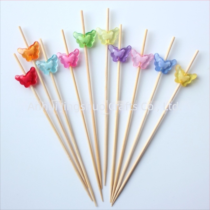 Egyszer használatos bambusz koktélnyársak, 2 mm vastagságúak, logónyomtatás lehetséges, feldolgozás és testreszabás elérhető, gyümölcsök, kenyér és ételek dekorálására