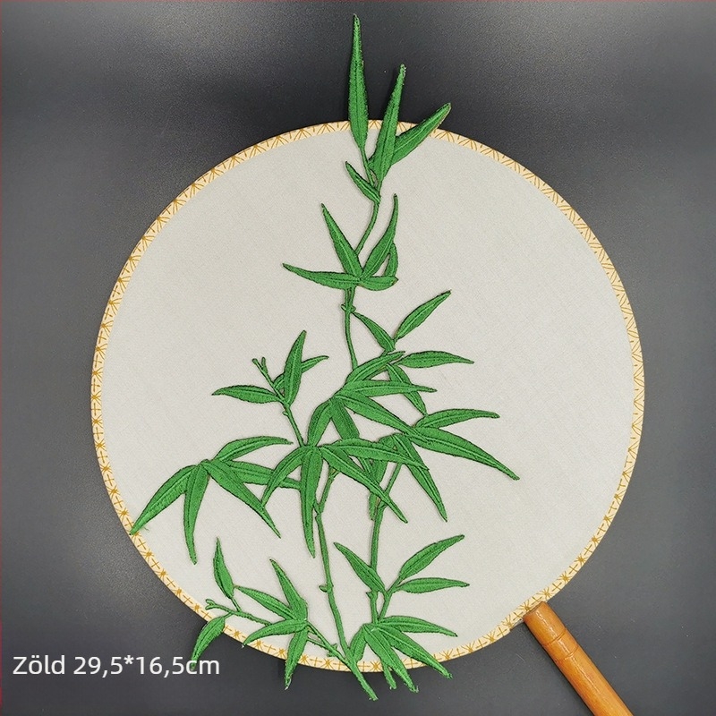 Poliészter hímzett applikáció ragasztóháttállal – vasalható vagy varrható, ruházathoz.