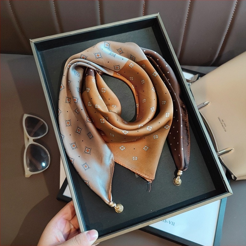 Négyzet alakú szatén selyemsál, tavasz, friss és édes stílus, nyomtatott minta