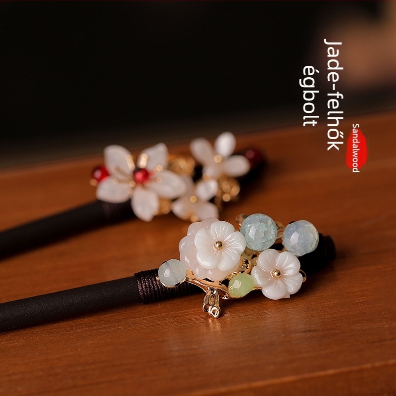 Fából készült hajtű füzérrel, kínai stílusú, masni kötés részlettel, egyedi csomagolásban, esküvőre (Tavasz 2025)