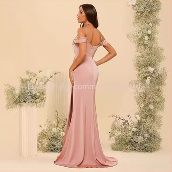 Sellő-stílusú esti ruha, ujjatlan, hosszú, magas derékvonalú, poliéészter anyag 30-50%