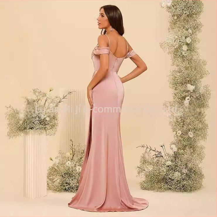 Sellő-stílusú esti ruha, ujjatlan, hosszú, magas derékvonalú, poliéészter anyag 30-50%