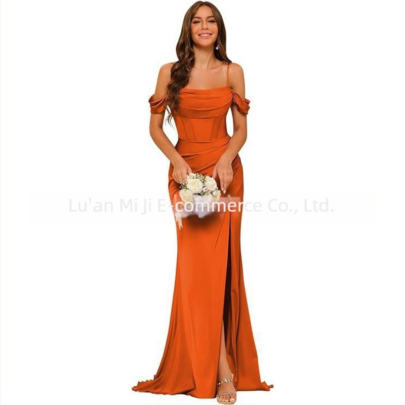 Sellő-stílusú esti ruha, ujjatlan, hosszú, magas derékvonalú, poliéészter anyag 30-50%