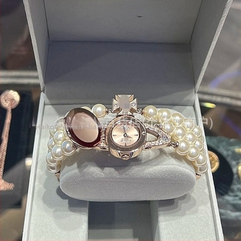 Empress Pearl óra - Svájci ETA quartz mozgás, naptár, 30 m vízállóság, zafír kristály, háromréteg gyöngy karkötő