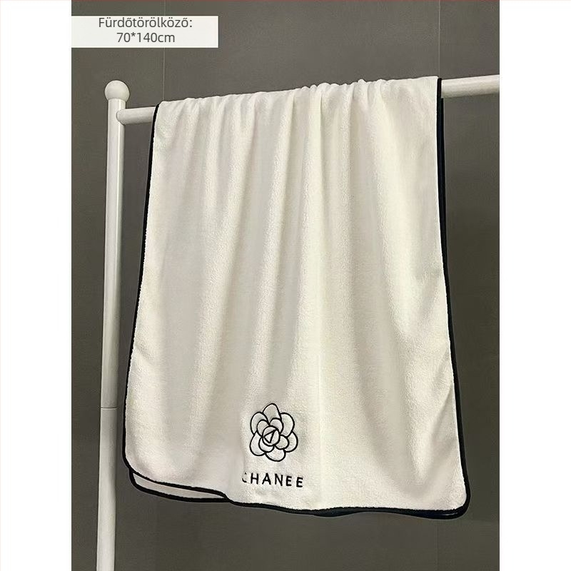 Kaméliás fürdő törölköző készlet nőknek – 3 részes viselhető fürdőköntös, törölköző és sapka a haj szárításához; mikroszálas, 500 g+; 19 szál