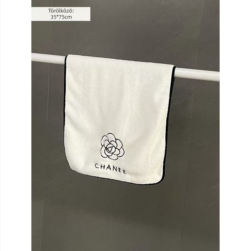 Kaméliás fürdő törölköző készlet nőknek – 3 részes viselhető fürdőköntös, törölköző és sapka a haj szárításához; mikroszálas, 500 g+; 19 szál