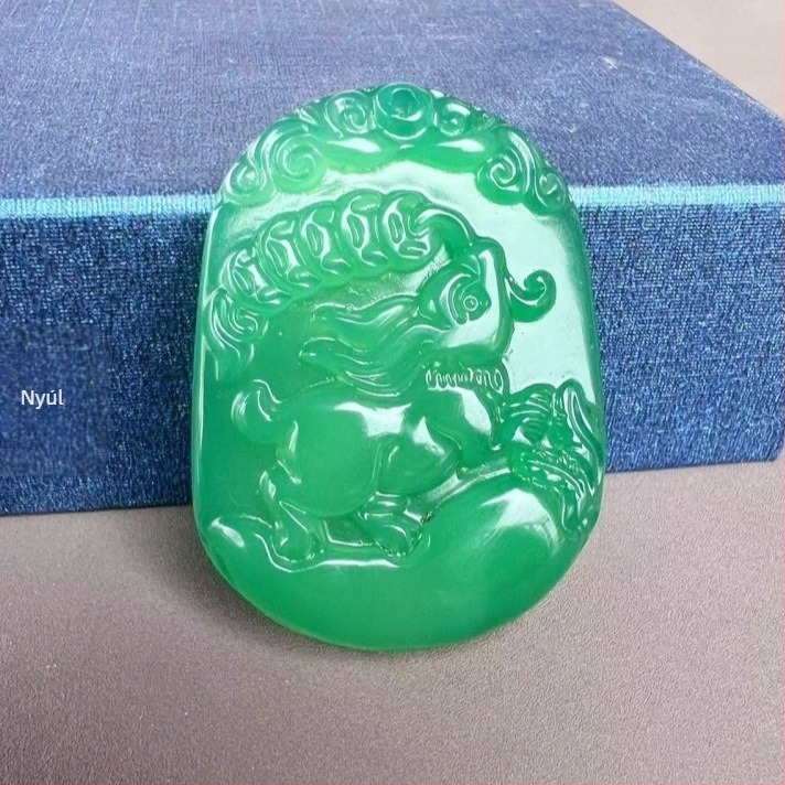 Állat alakú chalcedon achát függő dísz, gravírozva és polírozva, modern minimál stílus, tizenkét zodiákus jel