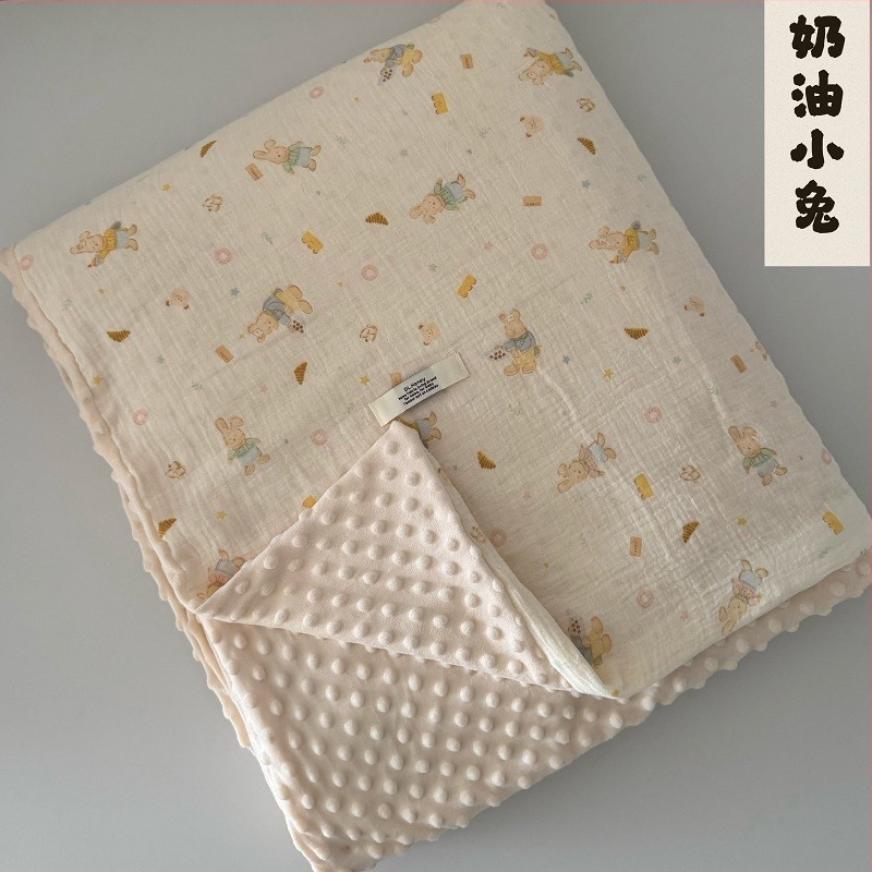 Fordított paplanhuzat: egyik oldal 100% pamut kettős rétegű ráncolt fonal, másik oldal bean velvet (100% poliészter); INS stílus, 1,5–2,0 kg, reaktív nyomtatás