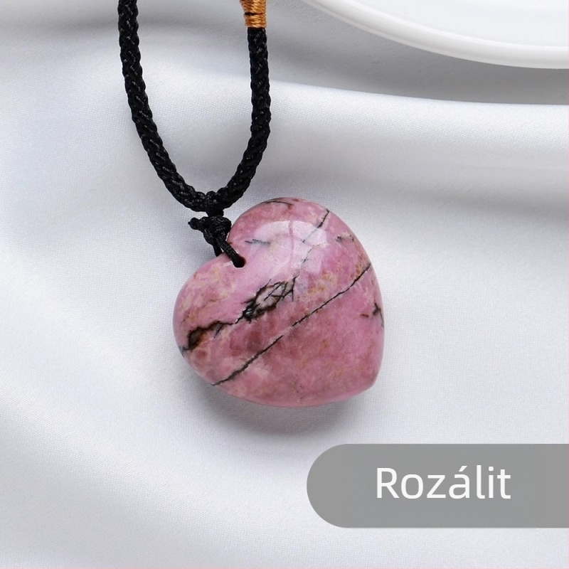 Kristály szív medál nyaklánc — Gin Hong Crystal, természetes kristály, geometriai forma, modern minimalista stílus, kristály anyag