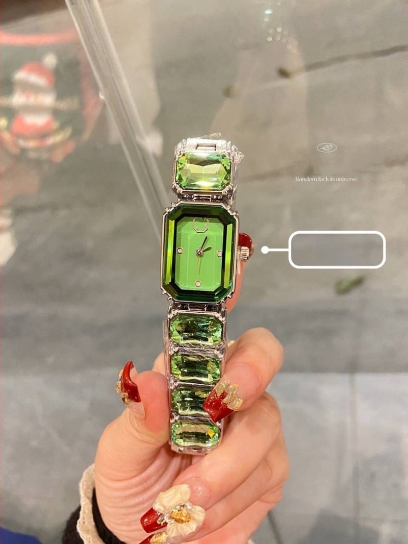 Női kvarcóra rombusz alakú számlappal, rozsdamentes acél szíjjal és ötvözet tokkal, spirál koronával