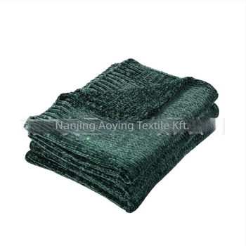 Chenille pléd kanapéhoz, poliészter, vastag kötés, egyszínű, 860–910 g, testreszabható