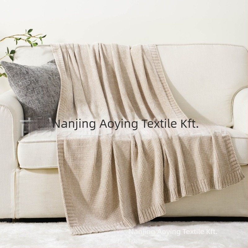 Chenille pléd kanapéhoz, poliészter, vastag kötés, egyszínű, 860–910 g, testreszabható