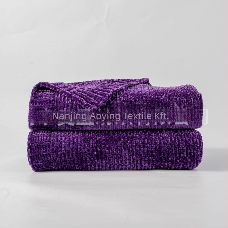 Chenille pléd kanapéhoz, poliészter, vastag kötés, egyszínű, 860–910 g, testreszabható