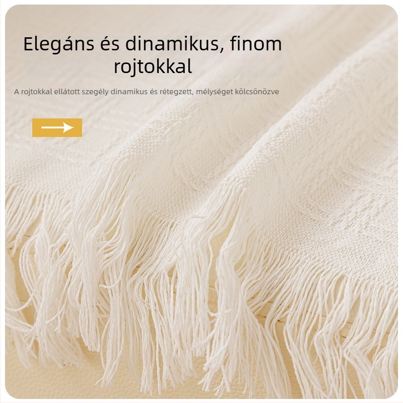 Krémszínű poliészter kanapéhuzat, univerzális minden évszakra, teljes lefedettség.