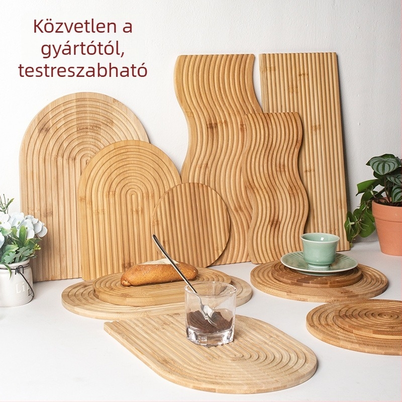 Bambusz teás tálca szabálytalan élű víz-hullámmotívummal, modern minimalista dizájn, teához, kávéhoz, kenyérhez és süteményekhez