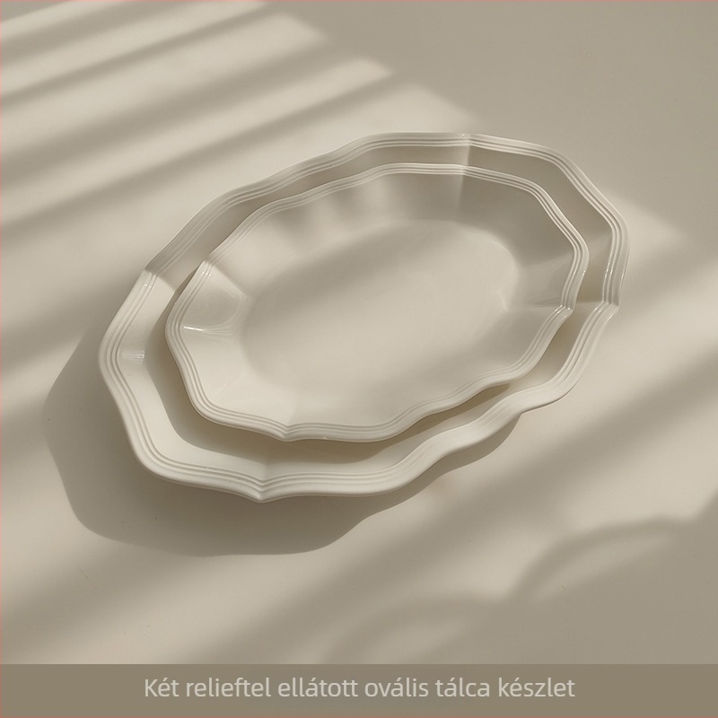 Kerámia tányér reliefes felülettel és csipkés széle, könnyed luxus retro stílus