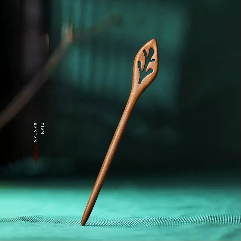 Fa fejfedő, természetes stílusú, virágos díszítéssel, eredet: Chongqing, megjelenés: 2024 tavasza.