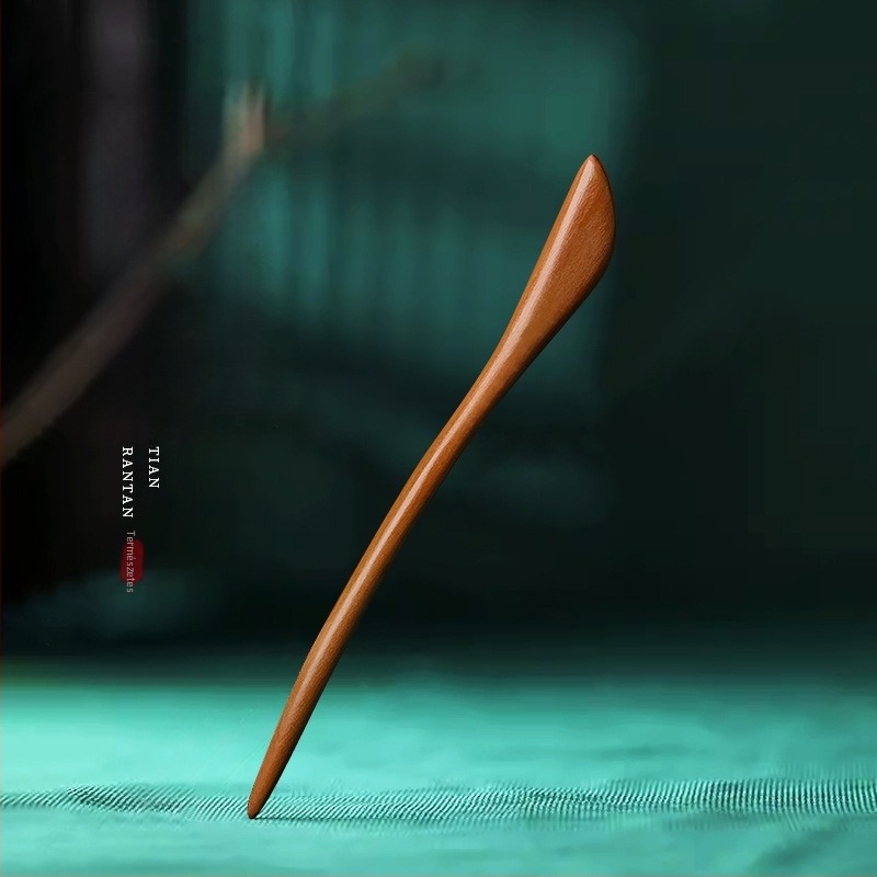 Fa fejfedő, természetes stílusú, virágos díszítéssel, eredet: Chongqing, megjelenés: 2024 tavasza.