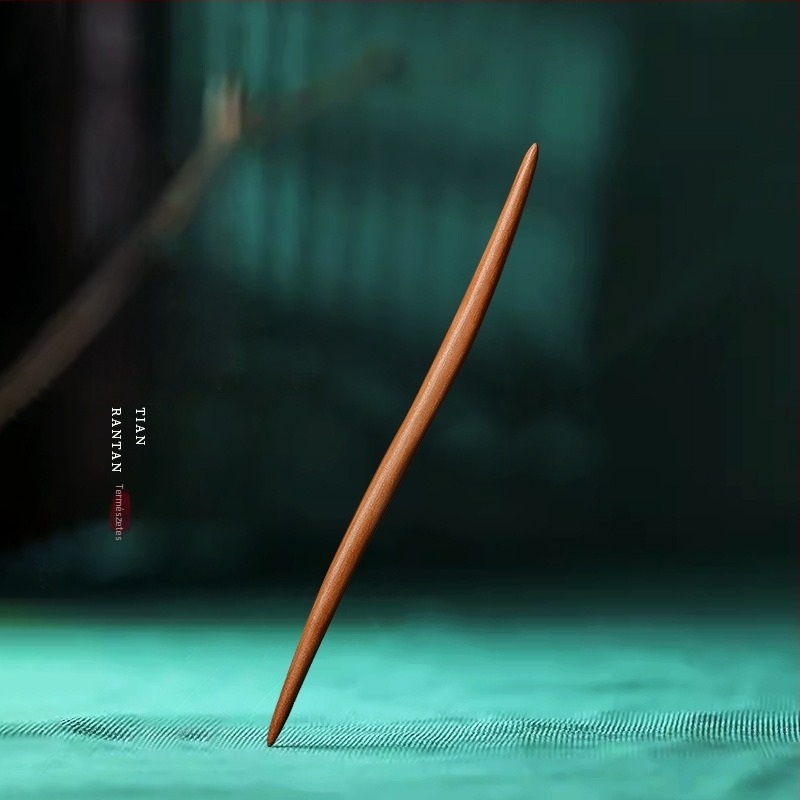 Fa fejfedő, természetes stílusú, virágos díszítéssel, eredet: Chongqing, megjelenés: 2024 tavasza.